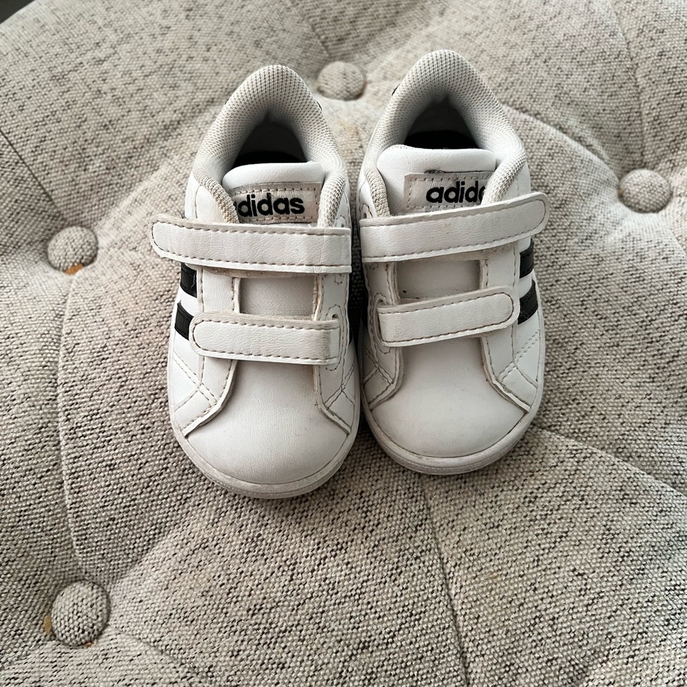 Adidas toddler sneakers size 4